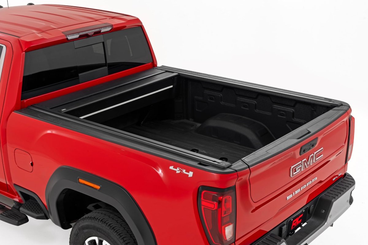 GMC 2500HD Powered Retractable Bed Cover - Rough Country - Matte Black - '20-'26